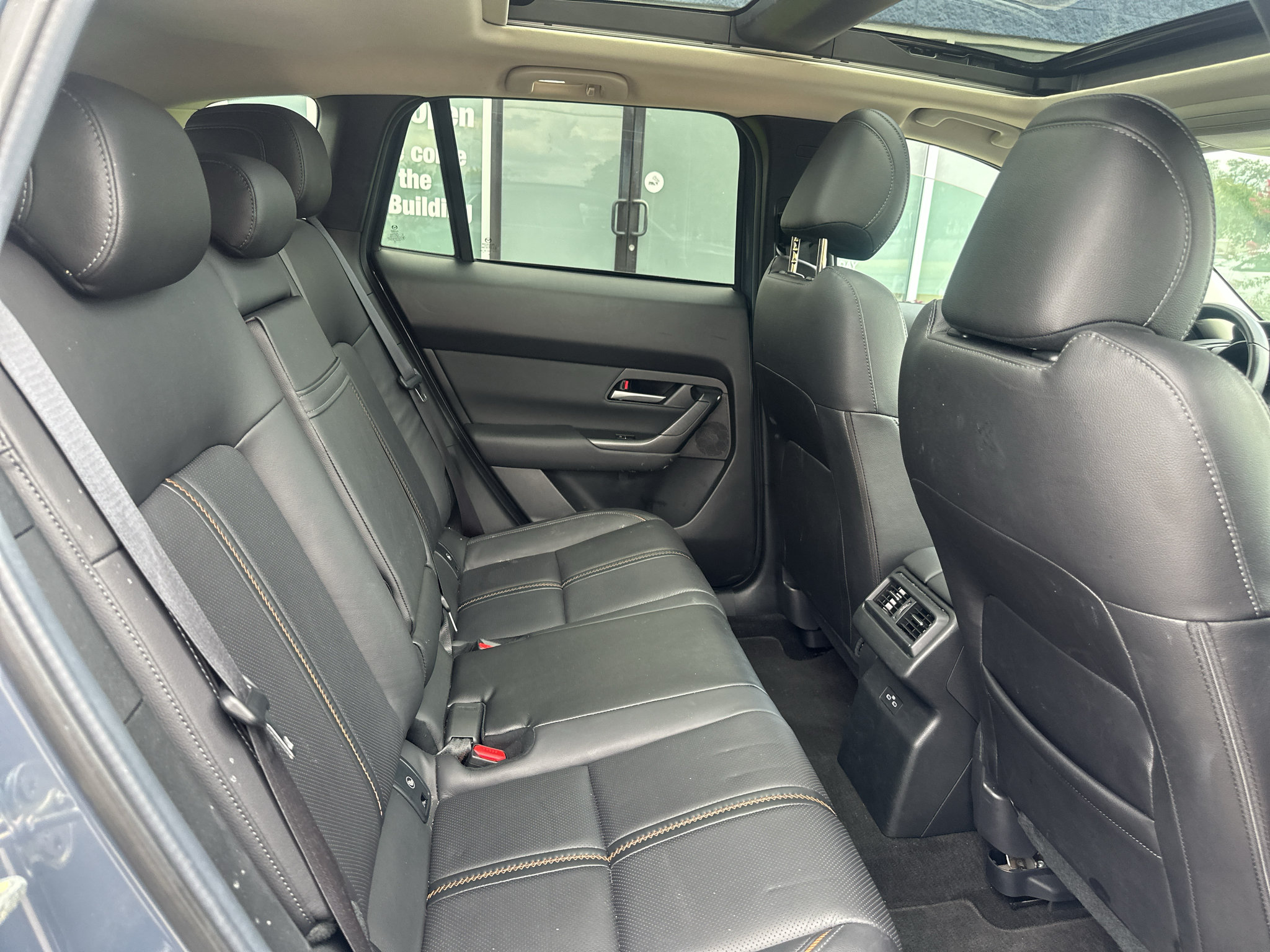 Used 2025 MAZDA CX-50 AWD 2.5 Hybrid w/ Premium Pkg image 13