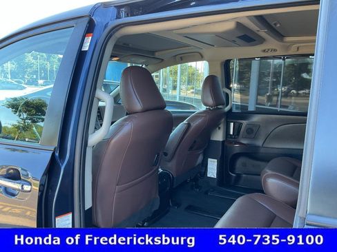 Used 2020 Toyota Sienna Limited Premium w/ Carpet Mat Package AWD/4WD image 29