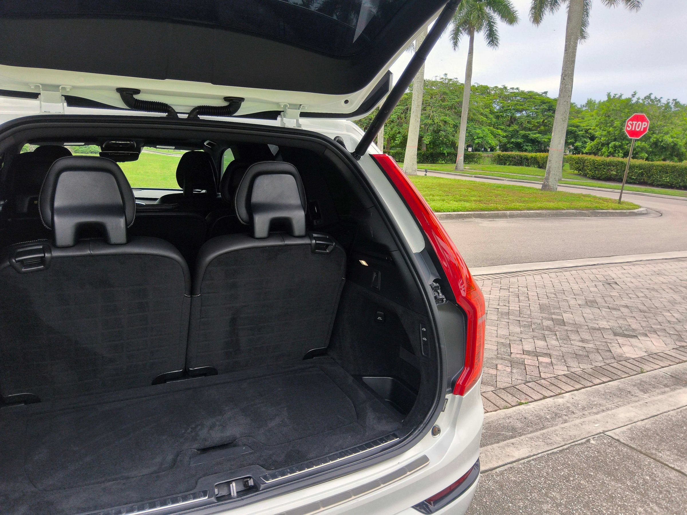 Used 2016 Volvo XC90 T8 R-Design AWD/4WD image 59