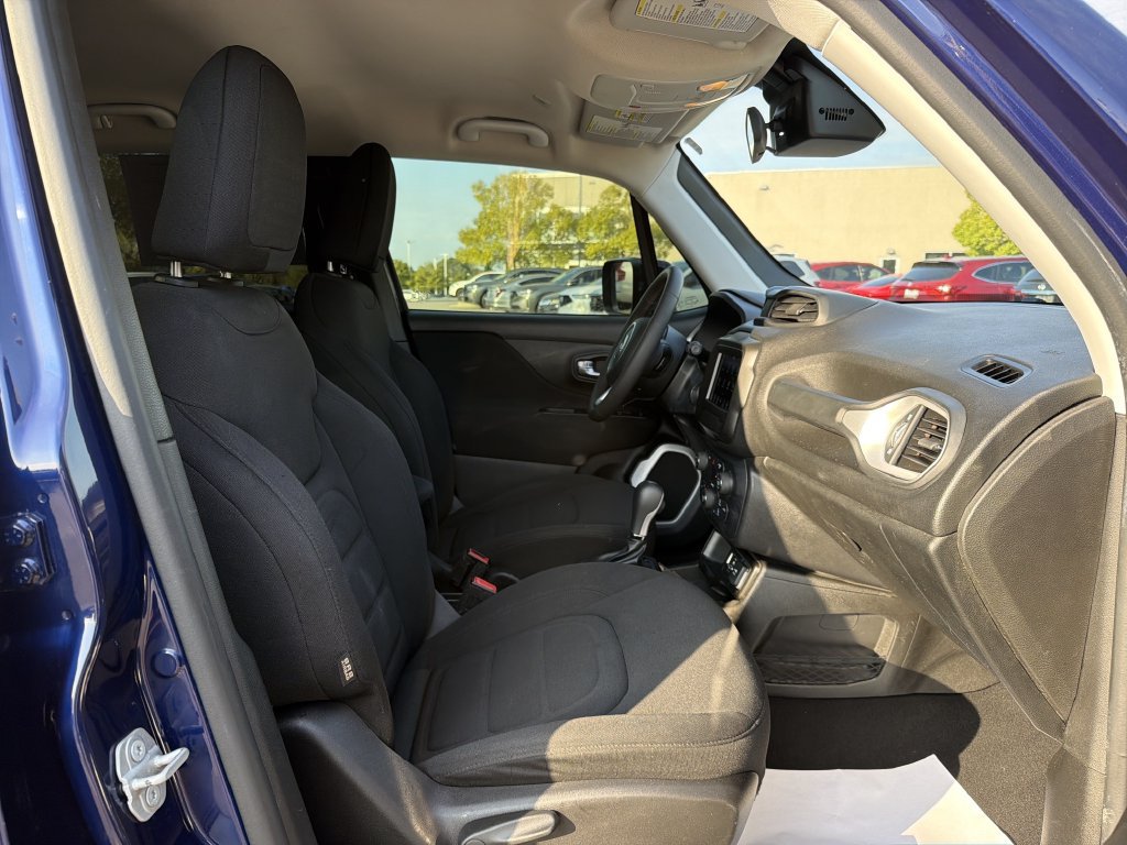 Used 2021 Jeep Renegade Latitude FWD image 17