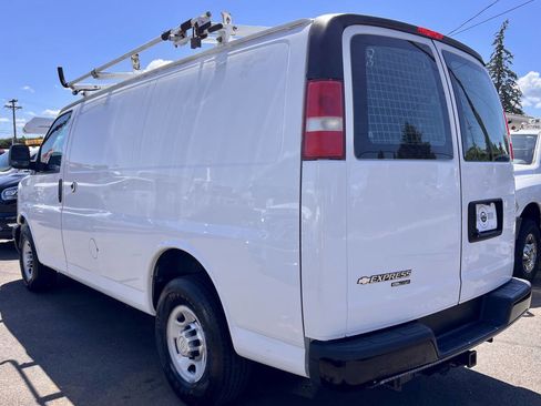 Used 2013 Chevrolet Express 2500 RWD image 5
