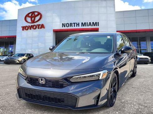 Used 2025 Honda Civic Sport image 2