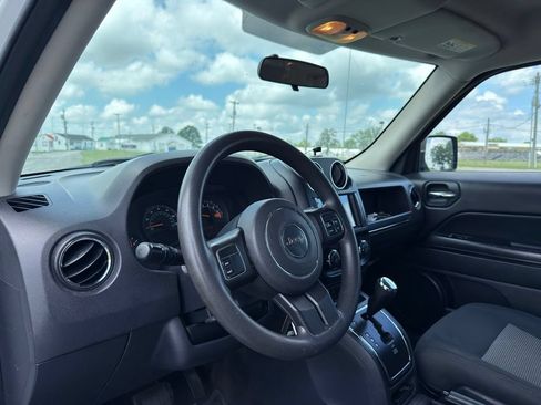 Used 2015 Jeep Patriot Sport w/ Power Value Group FWD image 3