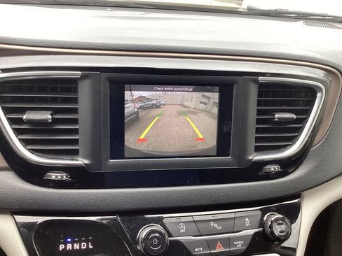 Used 2018 Chrysler Pacifica Touring Plus w/ Tire & Wheel Group image 33