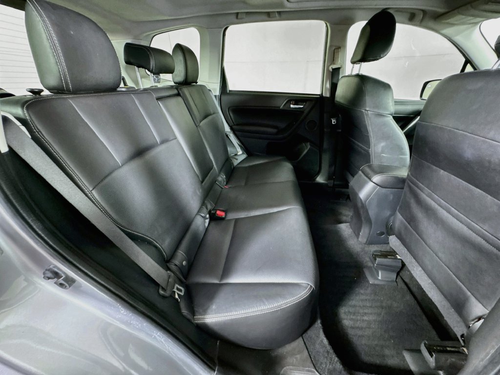 Used 2015 Subaru Forester 2.5i Touring w/ Eyesight & Navigation System AWD/4WD image 34