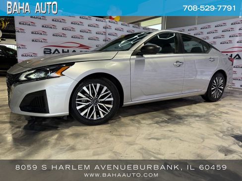 Used 2024 Nissan Altima 2.5 SV image 1
