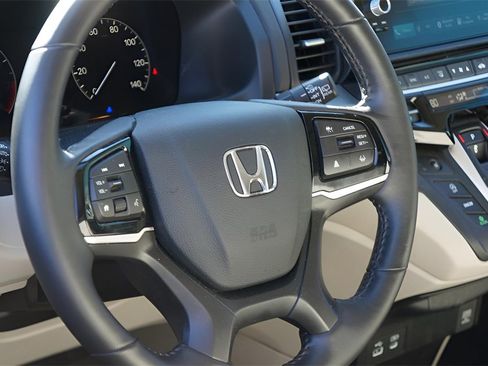 Certified 2025 Honda Odyssey EX-L image 15