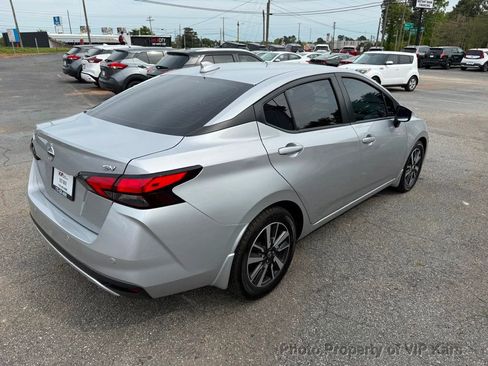 Used 2022 Nissan Versa SV image 5