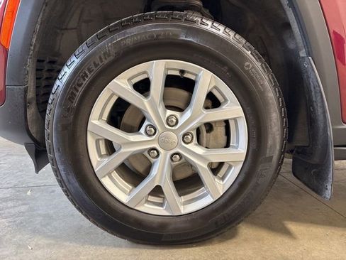 Used 2023 Jeep Grand Cherokee Limited w/ Luxury Tech Group II AWD/4WD image 10