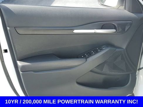 Used 2024 Kia Seltos LX AWD/4WD image 9