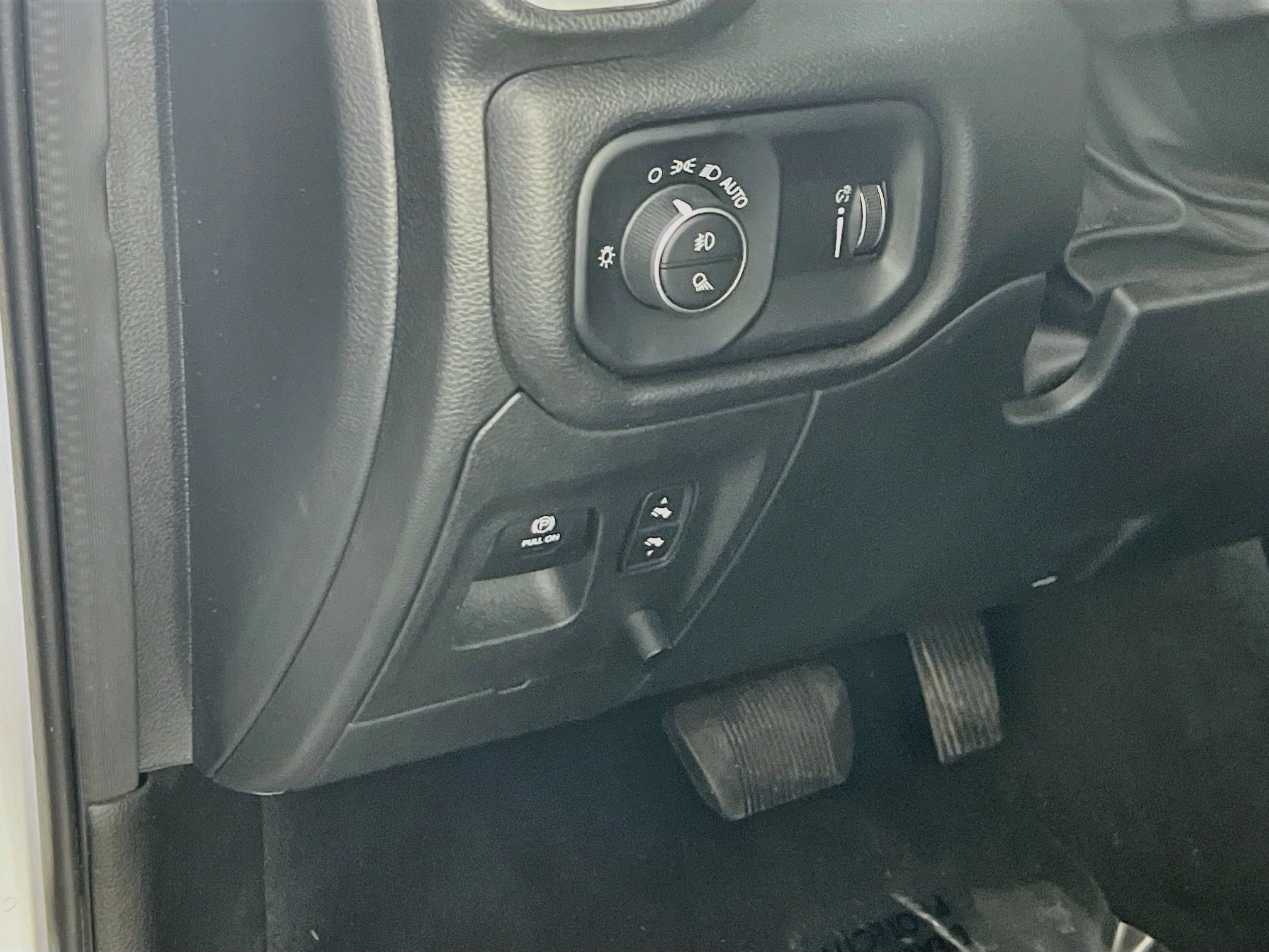 Used 2023 RAM 1500 Big Horn AWD/4WD image 10