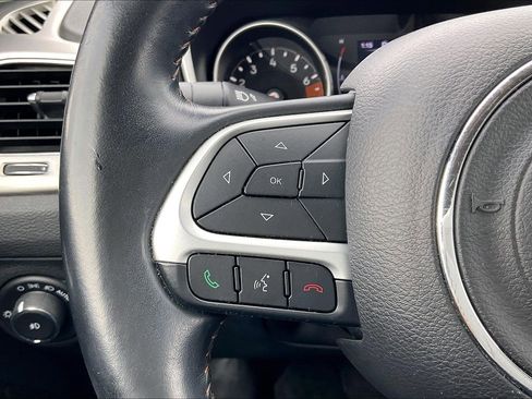 Used 2018 Jeep Compass Latitude image 10