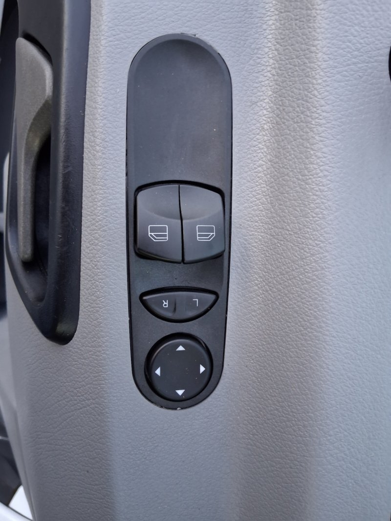 Used 2017 Mercedes-Benz Sprinter 3500 image 11
