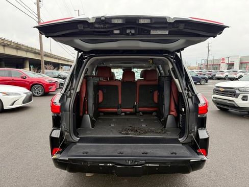 Used 2019 Lexus LX 570 4WD w/ Luxury Package image 32