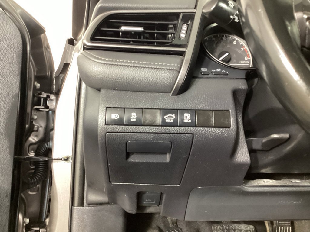 Used 2024 Toyota Camry SE FWD image 11