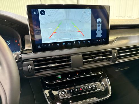 New 2026 Lincoln Corsair Premiere image 18