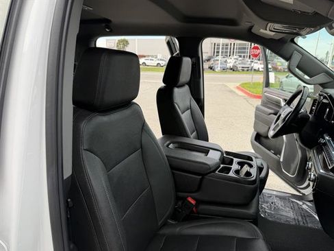 Used 2024 GMC Sierra 1500 SLT image 17