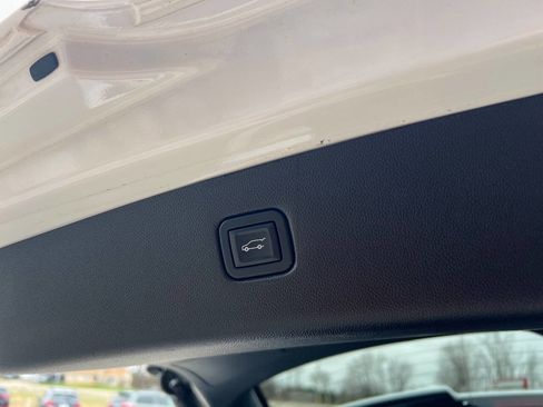 Used 2020 Chevrolet Blazer LT w/ LPO, Black Grille Bar Package image 25