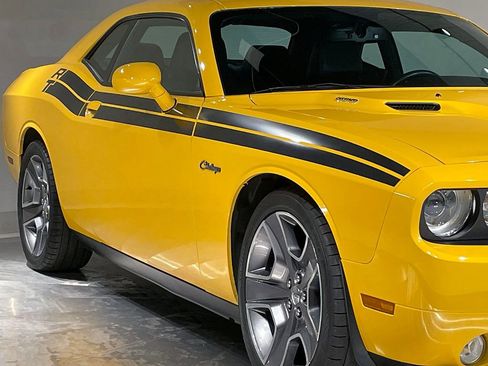 Used 2012 Dodge Challenger R/T RWD image 24