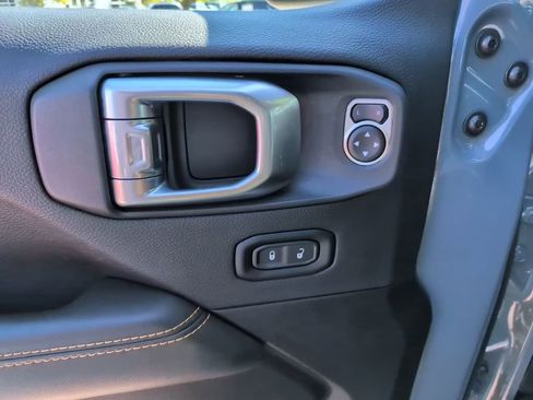 Used 2024 Jeep Wrangler Unlimited Sahara w/ Technology Group AWD/4WD image 17