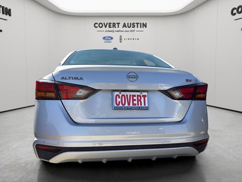 Used 2024 Nissan Altima 2.5 SV image 4