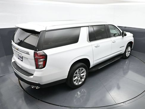 Used 2023 Chevrolet Suburban Premier AWD/4WD image 43
