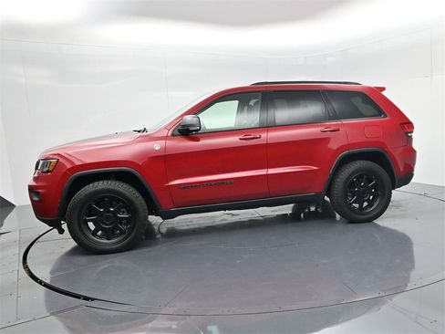Used 2021 Jeep Grand Cherokee Trailhawk image 4