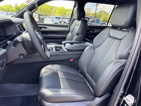 New 2026 Jeep Grand Wagoneer 4WD image 33