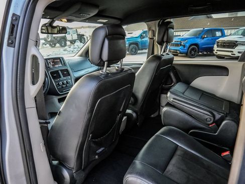 Used 2019 Dodge Grand Caravan SXT FWD image 28