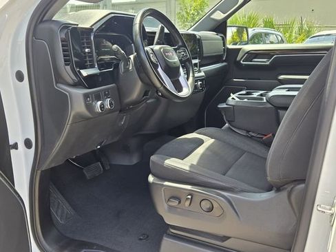 Used 2023 GMC Sierra 1500 SLE image 14