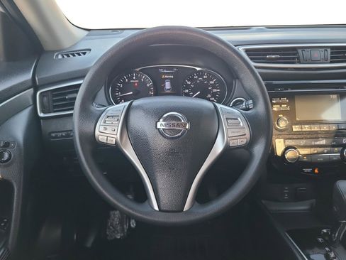 Used 2016 Nissan Rogue SV image 12