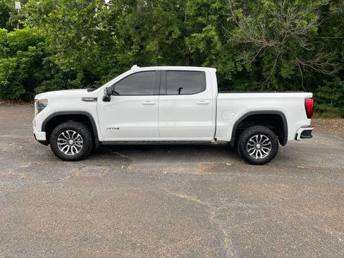 Used 2022 GMC Sierra 1500 AT4 w/ AT4 Premium Package AWD/4WD image 2