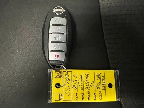 Used 2025 Nissan Altima 2.5 SV image 43
