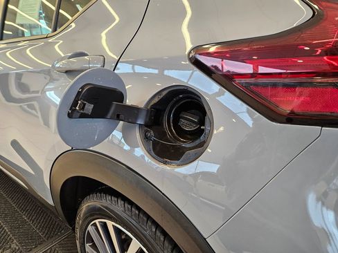 Certified 2023 Nissan Kicks SR w/ SR Premium Package image 32