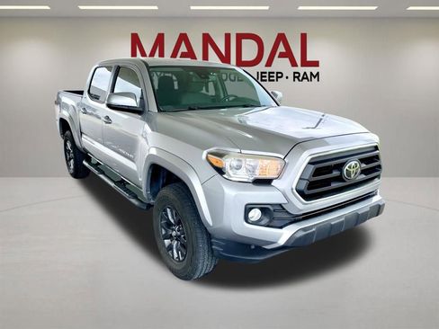 Used 2021 Toyota Tacoma SR5 w/ Technology Package AWD/4WD image 3