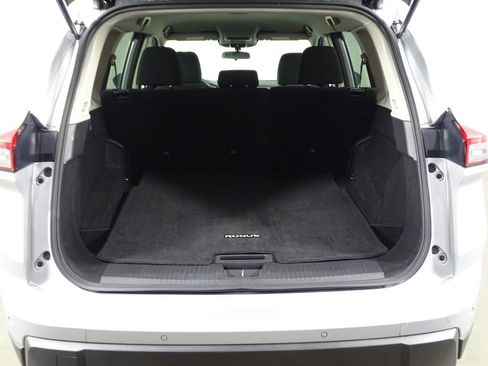 Used 2024 Nissan Rogue S image 13