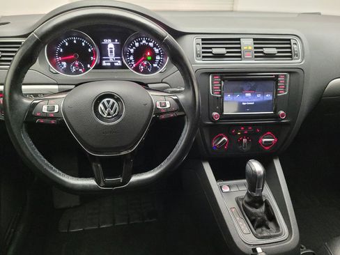 Used 2017 Volkswagen Jetta SE FWD image 22