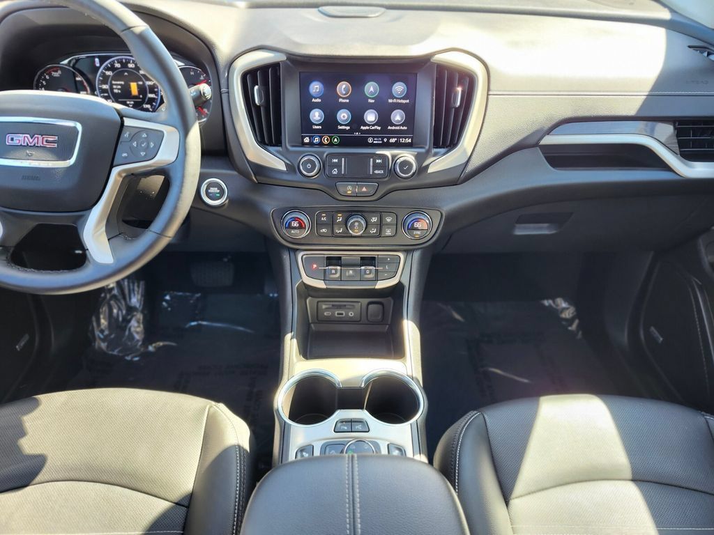 Used 2024 GMC Terrain Denali w/ Denali Premium Package AWD/4WD image 12