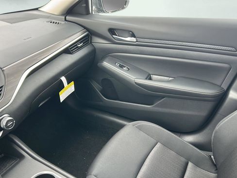 New 2025 Nissan Altima 2.5 SV w/ SV Special Edition Package FWD image 22