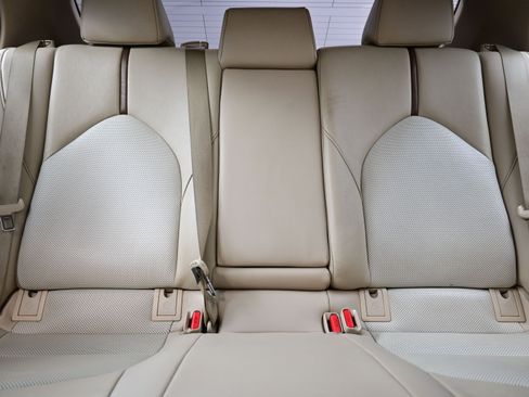 Used 2020 Toyota Camry XLE image 14