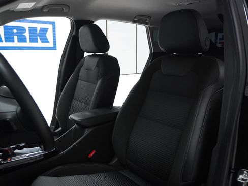 Used 2025 Chevrolet Trax LT w/ Driver Confidence Package image 16