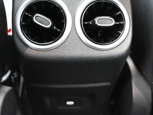 Used 2025 Mercedes-Benz CLA 250 image 10