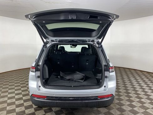 Used 2023 Jeep Grand Cherokee Altitude image 19