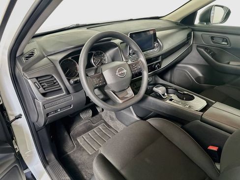 Used 2025 Nissan Rogue S FWD image 10