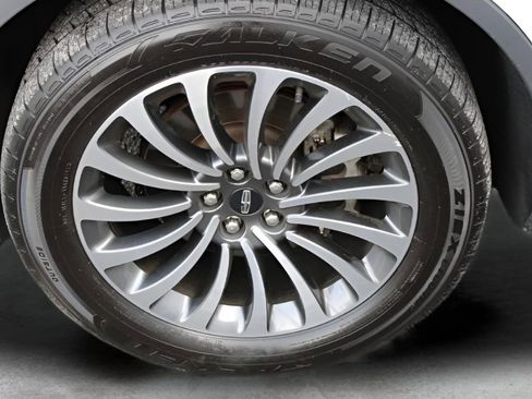 Used 2021 Lincoln Aviator Reserve w/ Elements Package Plus image 28