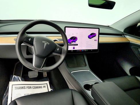 Used 2023 Tesla Model Y AWD image 11