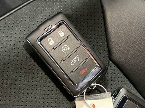 New 2026 Jeep Grand Cherokee Altitude image 21