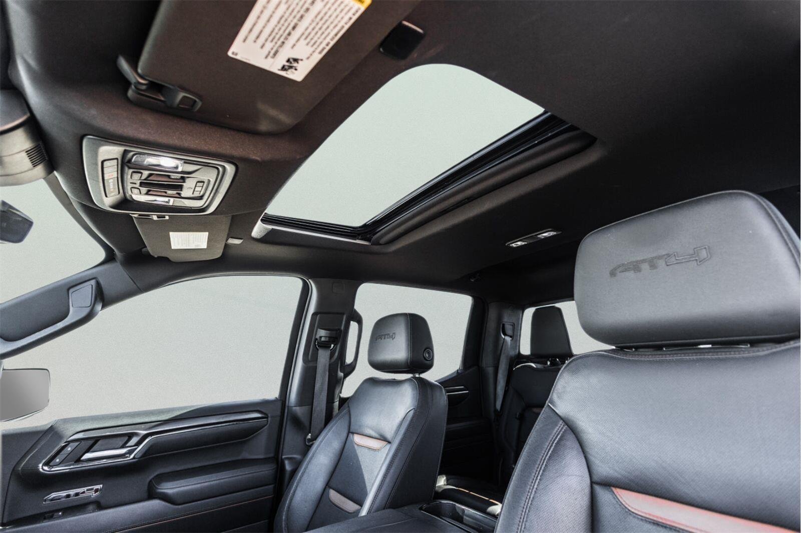 Used 2022 GMC Sierra 1500 AT4 w/ AT4 Premium Package AWD/4WD image 3