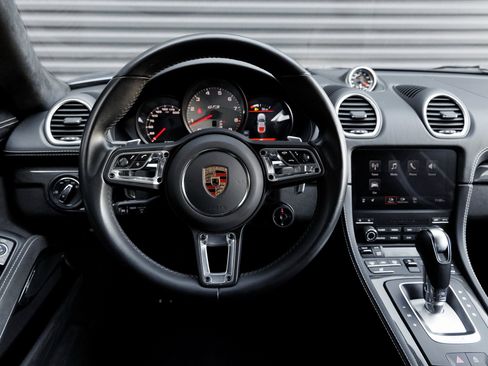 Certified 2024 Porsche 718 Cayman GTS image 18