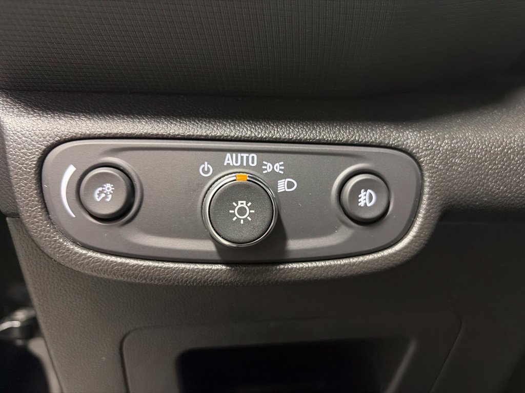 Used 2021 Chevrolet TrailBlazer ACTIV w/ Sun and Liftgate Package AWD/4WD image 15